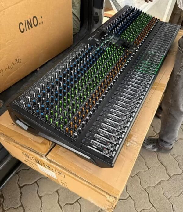 COPPER AND TIN KING 32CH MIXER