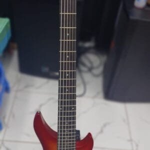 fender 6 string bas guitar